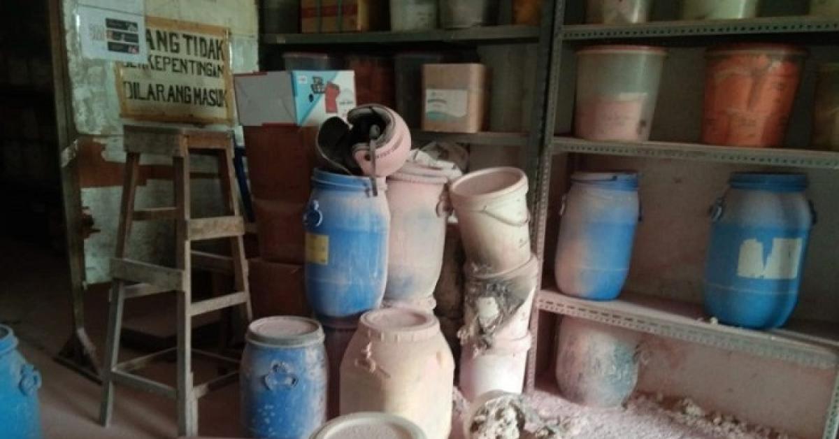 Gudang Bahan Kimia Meledak, Dua Orang Dilarikan ke Rumah Sakit