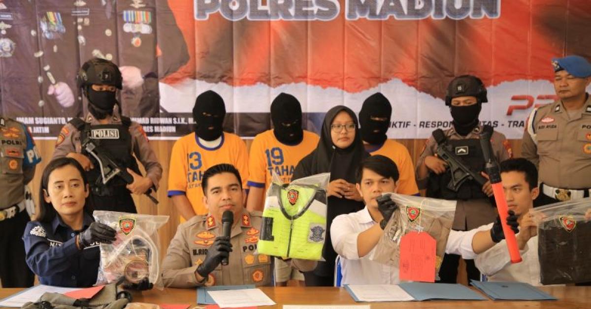 Perampok Mobil Boks Muatan Rokok Senilai Rp3,1 Miliar Ditangkap Polisi