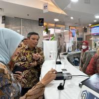 Tinjau Persiapan Outlet BTN bf8241a2b43669c32fd63b97fa18483d.jpg