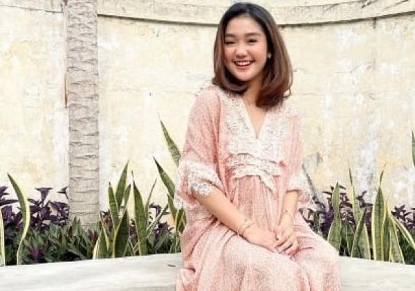 Chandrika Chika Ucapkan Selamat Idul Fitri Pakai Baju Kaftan, Komentar Netizen Malah Ambyar