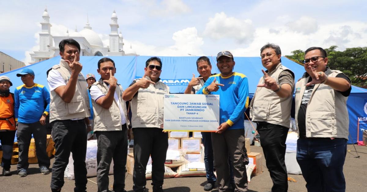 Jamkrindo Kembali Salurkan Bantuan Sembako, Sarana Prasarana, dan Layanan Trauma Healing Di Cianjur 