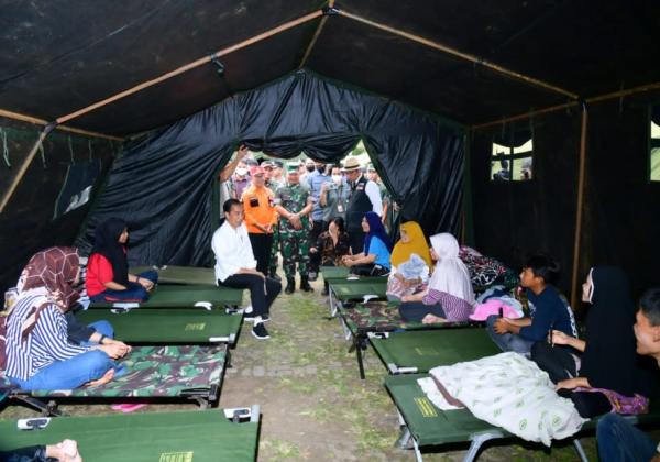 Selain Bantuan Logistik, Kemendagri Siap Urus Dokumen Dukcapil Seluruh Warga Cianjur 
