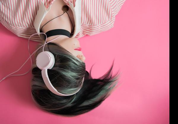 Saldo DANA Gratis 2023: Dengerin Musik Sambil Rebahan Dapat Uang Rp 60 Ribu Lho!