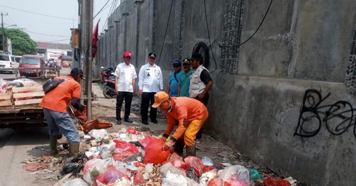 Kerap Menjadi TPS Ilegal, Sisi Luar Pasar Induk Cibitung Bekasi Kini Dipasang Kamera Pemantau CCTV
