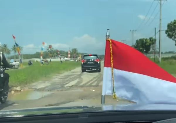 Begini Alasan Jokowi Pilih Lewat Jalan Rusak Saat Bekunjung ke Lampung