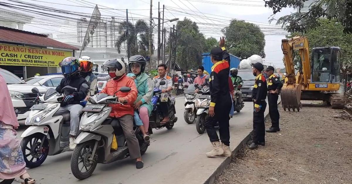 Jalur Sepanjang 21km Cikarang-Cibarusah, Diganti Nama Jalan KH Ma'mun Nawawi