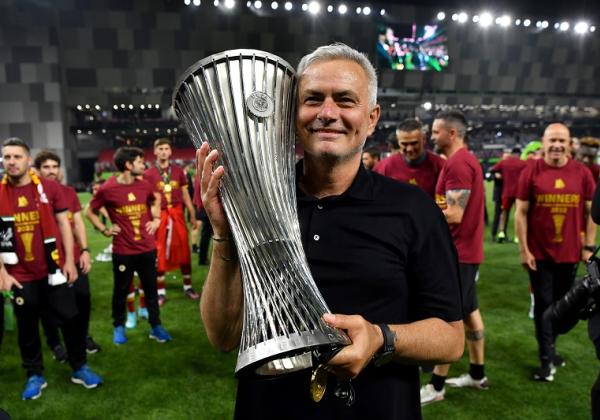 Ukir Sejarah Juarai Conference League, Jose Mourinho Tentukan Masa Depannya Bersama AS Roma