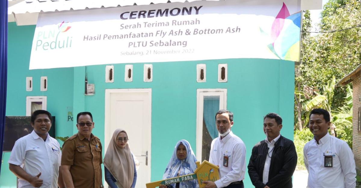 PLN Bangun Rumah Berbahan FABA, Nur’aini Terharu Tak Lagi Menumpang dengan Keluarga