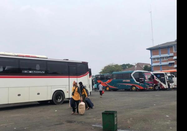 Puncak Arus Balik Gelombang Kedua, Pemudik Dari Cirebon Harus Berdiri Dalam Bus Sampai Kota Bekasi