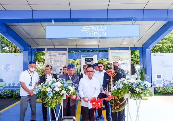 Resmikan SPKLU Pertama di Kota Serang, MenPAN RB Apresiasi PLN Akselerasi Ekosistem Kendaraan Listrik
