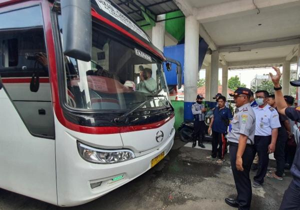 Pastikan Keamanan Bus Angkutan Mudik 2023, Dishub Kota Bekasi Gelar Ramp Check di Terminal