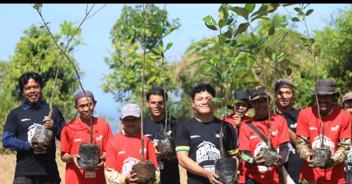 Telkom Dukung Pemulihan 82,1 Ha Lahan Kritis melalui Reboisasi 33.800 Bibit Pohon