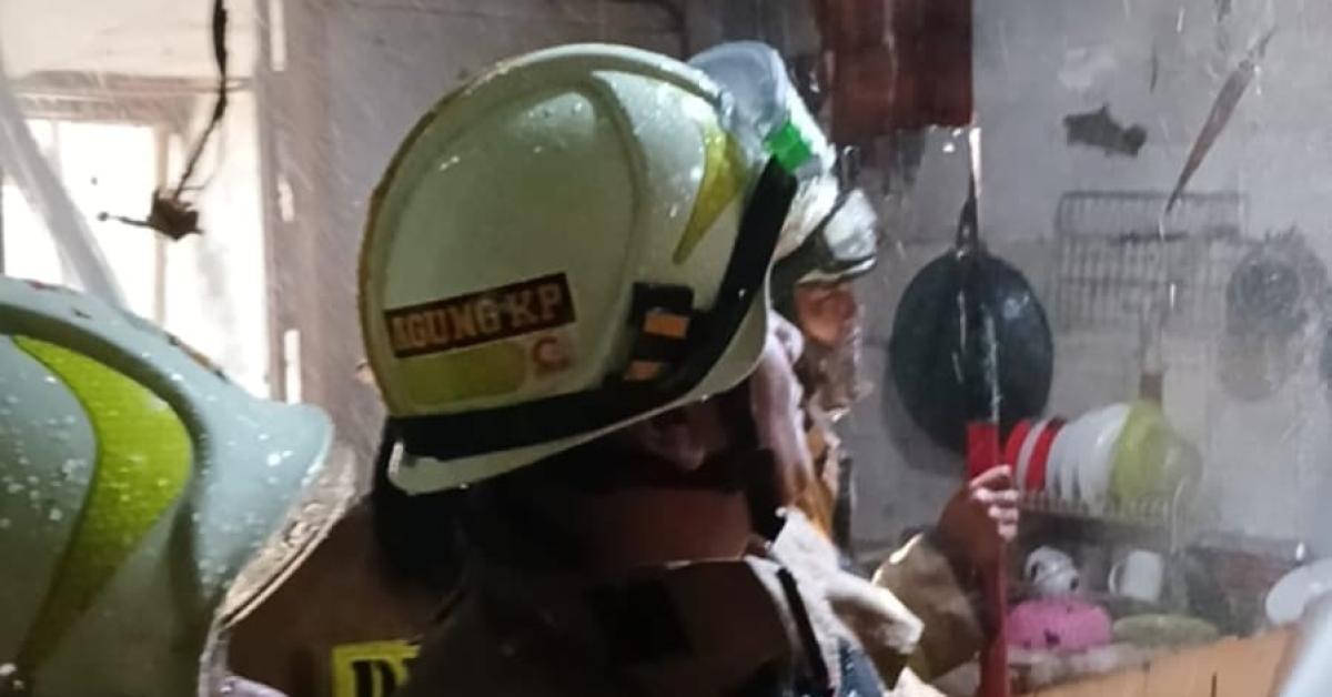 Akibat Tabung Gas Bocor, Rumah Makan Padang di Rawamangun Jakarta Timur Terbakar 