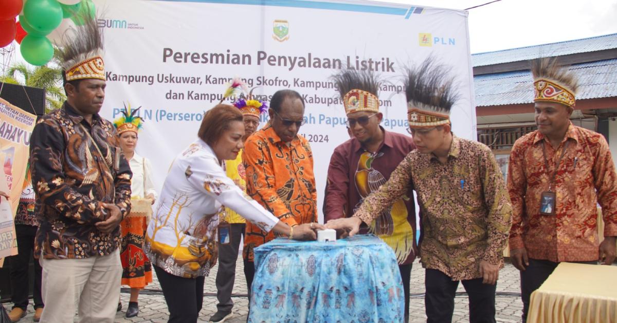 Tembus Akses Menantang, PLN Berhasil Listriki Lima Kampung Di Keerom, Papua