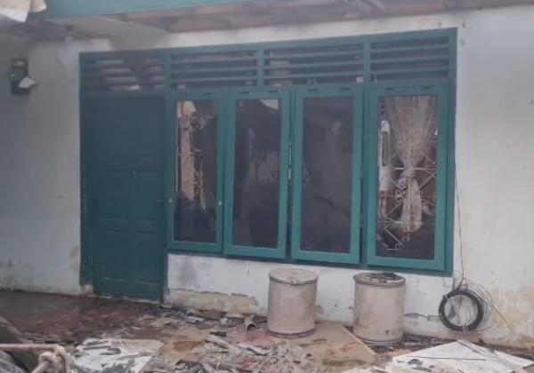 Diduga Terjadi Kebocoran, Tabung Gas Meledak Hingga Hancurkan Atap Rumah di Bekasi