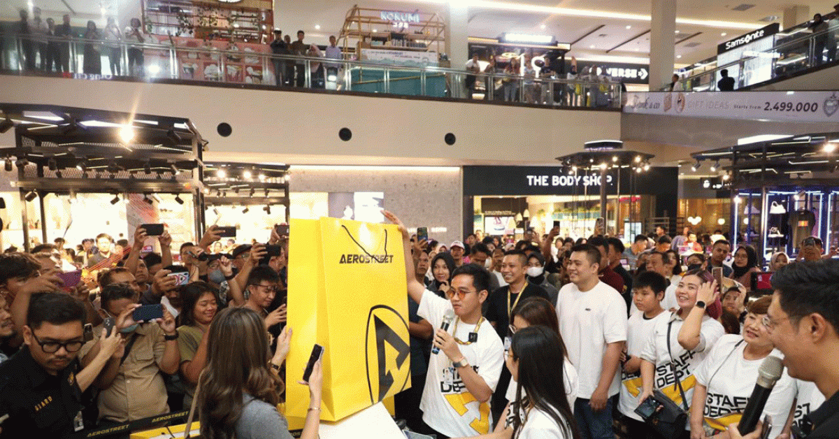 Support Local Pride, Gibran dan Selvi Jadi Kasir Dadakan di Event Pameran Aerostreet Solo Paragon