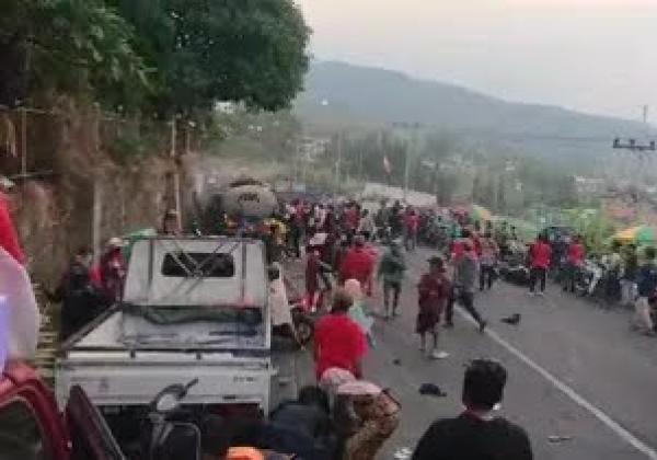 Kecelakaan Karnaval Mojokerto: Truk Tabrak Penonton, Dua Orang Tewas dan 17 Luka-luka