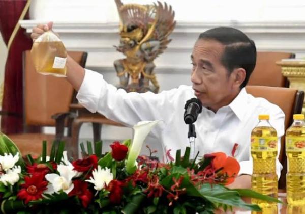 Pengamat Apresiasi Jurus Jokowi Berhasil Turunkan Harga Minyak Goreng