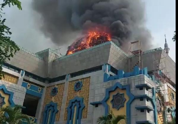 Terbakar Hebat, Kubah Masjid Raya Jakarta Islamic Center Ambruk 