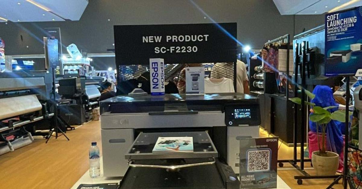 Epson Memperbarui Jajaran Printer Direct-to-Garment dengan SureColor F2230, Solusi DTG yang Ringkas