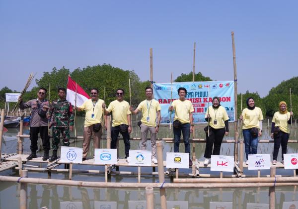 Perkuat Komitmen Peduli Lingkungan, Brantas Abipraya Berkolaborasi Tanam Bibit Mangrove di Demak