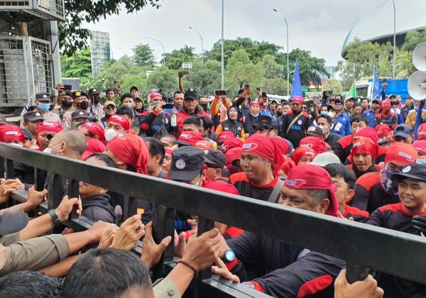 Buruh Tuntut UMP Jawa Barat 2023 Naik 12 Persen, Pemprov Rekomendasikan 7,88 Persen