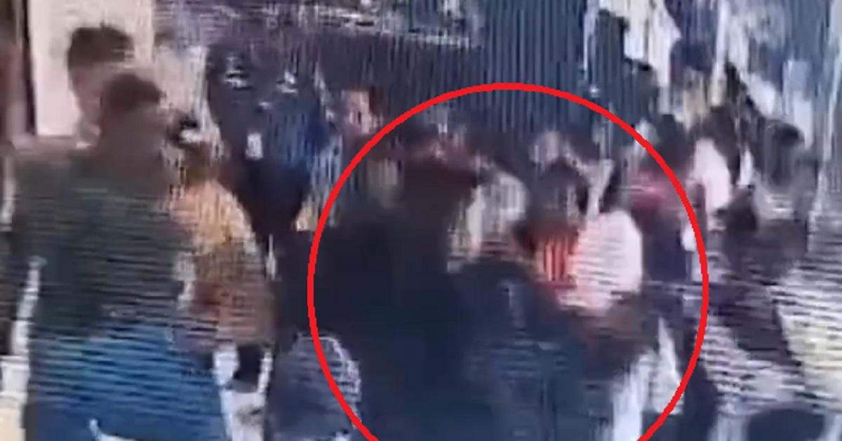 Terekam CCTV! Oknum Anggota TNI AL Mendorong dan Memukul Lebih dulu ke Brimob Hingga Berujung Dikeroyok