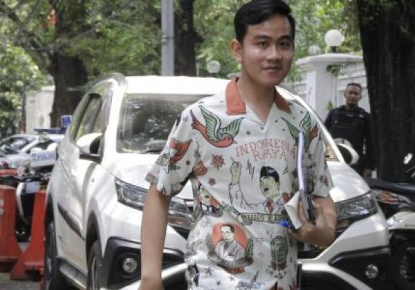 Viral Gibran Pungut Sampah di Jalan, Nicho Silalahi Beri Sindiran: Kualitasnya Emang Pantas Gitu!