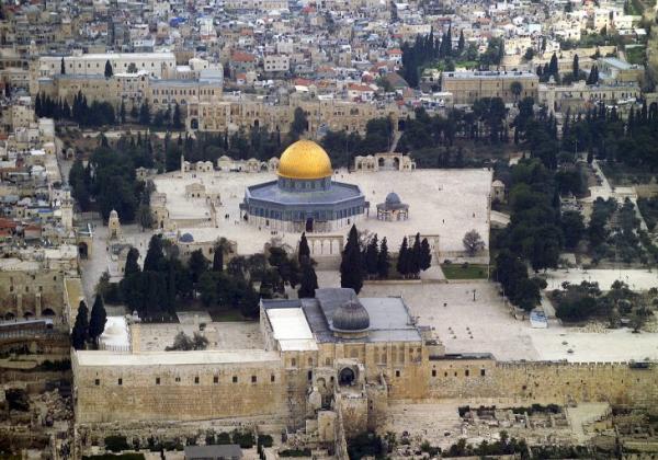 Israel Serbu Masjid Al-Aqsa Palestina, HNW: Malah Makin Brutal dan Barbar