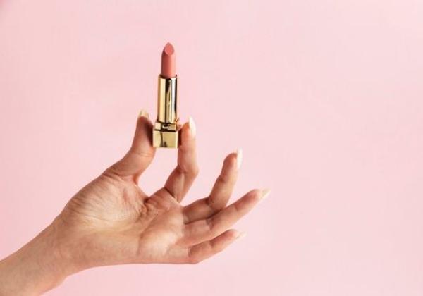 Rekomendasi Lipstik Tahan Lama dari Brand Lokal di Bawah Rp 100 Ribu yang Wajib Kamu Coba