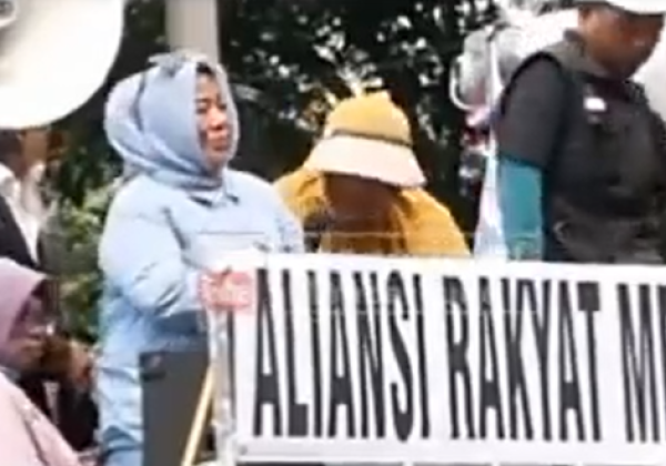 Viral Video Emak-emak Koar-koar Ragukan Keislaman Yaqut, Warganet: Gak Sadar Kelompoknya Salat Gak Becus