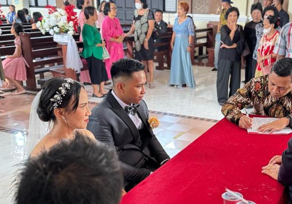 Ini Momen Bahagia Pernikahan Richard Eliezer 'Bharada E' dan Ling Ling di Manado 