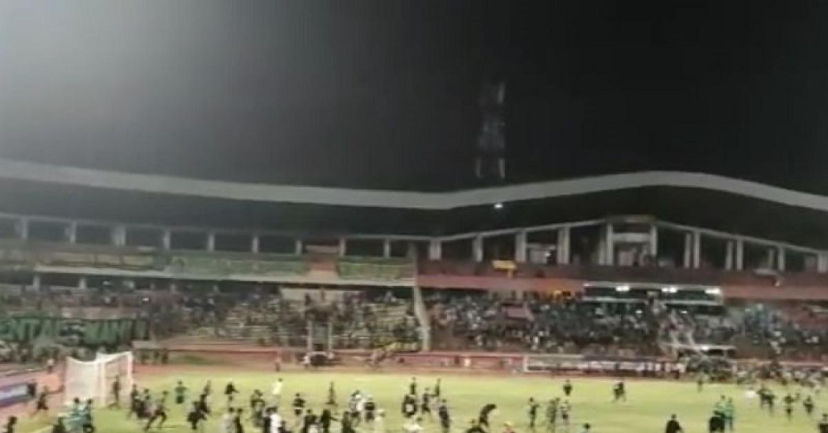 Liga 1 Indonesia, Persebaya Dipecundangi RANS Nusantara FC, Bonek Ngamuk