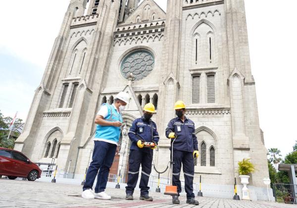 PLN Sukses Jaga Pasokan Listrik Saat Malam dan Hari Natal, Umat Kristiani Beribadah dengan Suka Cita