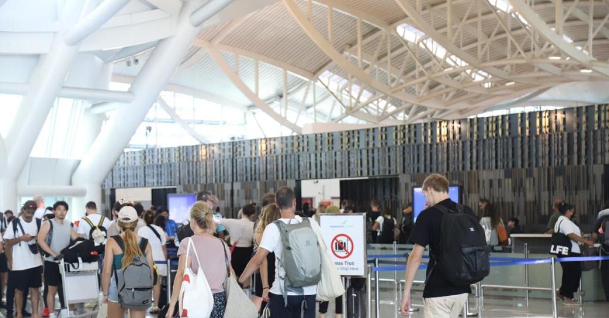 Bandara I Gusti Ngurah Rai Terapkan Prokes, Waspada Masuknya Wabah Pneumonia 
