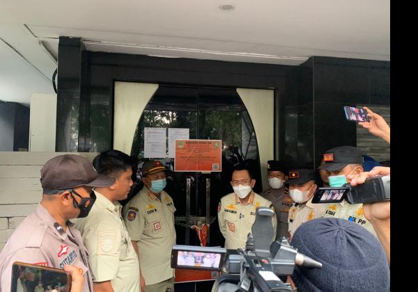 Dokumen Perizinan Tidak Sesuai, Pemkab Bekasi Segel Permanen Infinity Cafe