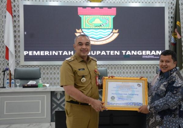 Bupati Tangerang Terima Penghargaan Predikat Kepatuhan Standar Pelayanan Publik 2022 dari Ombudsman RI