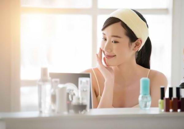 Awas Salah! Begini 6 Urutan Pakai Skincare yang Benar