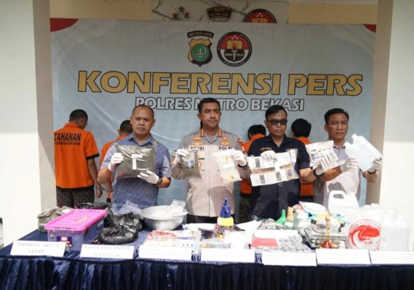 Polisi Bongkar Jaringan Produsen dan Peredaran Narkotika Jenis Sintetis di Bekasi