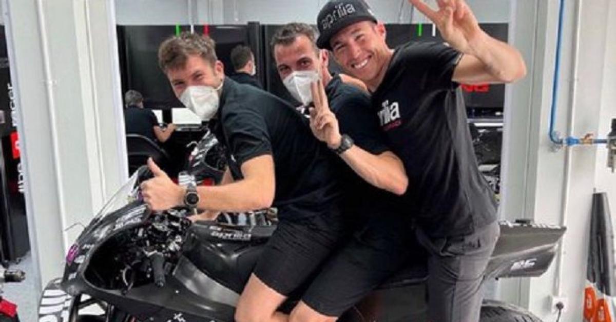 Gaya Kocak Aleix Espargaro Tiru Emak-emak Naik Motor Bonceng Tiga, Begini Reaksi Netizen