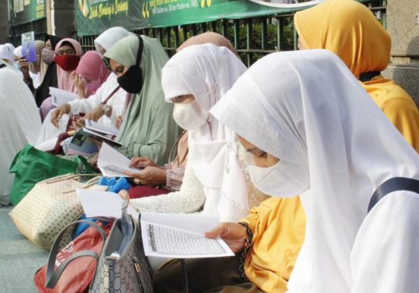 Terinspirasi dari Yogyakarta, 5000 Warga DKI Baca Alquran di Halaman Masjid Islamic Center Jakarta