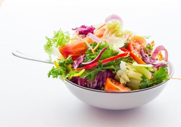 Berbagai Cara Membuat Salad Sayur yang Praktis dan Sehat