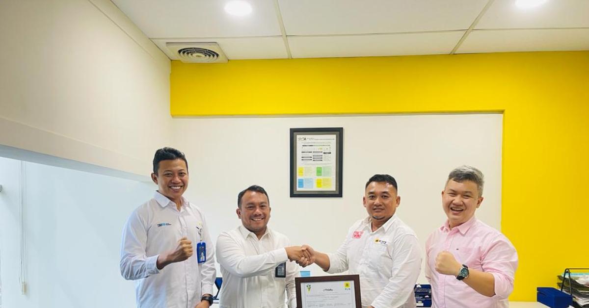 United Tractors Pekanbaru Gunakan Energi Bersih dari REC PLN