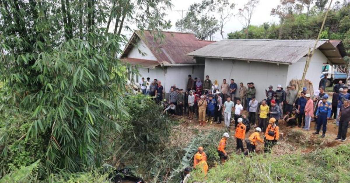 Angkut 17 Penumpang, Mobil Pikap Terjun ke Jurang, 8 Meninggal Dunia