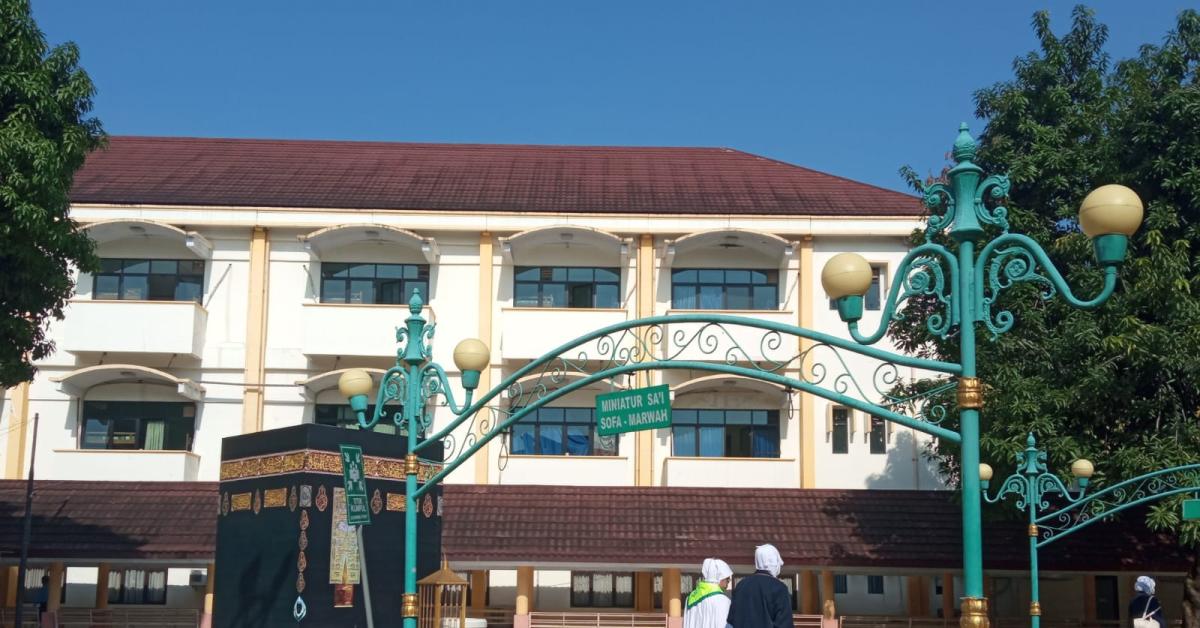 410 Orang Jamaah Kloter Pertama Asal Kabupaten Subang Tiba Di Asrama Haji Kota Bekasi