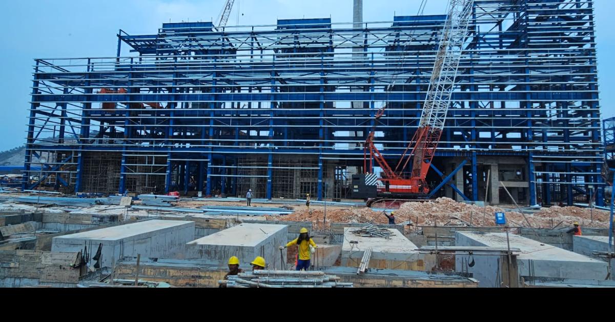 Bahlil Ingatkan Pengusaha Tambang Bangun Smelter, Pengamat Apresiasi