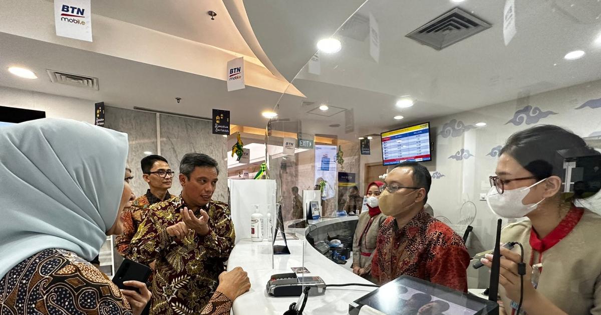 Tinjau Persiapan Outlet BTN e1034659d116533da7542862591ce031.jpg