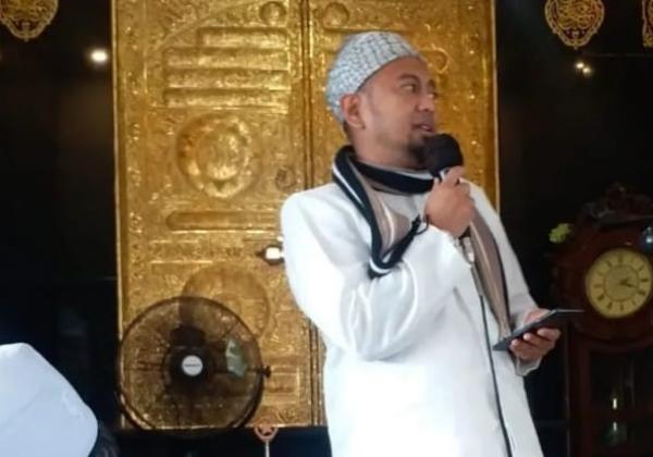 Ngeri! Presenter Dakwah Hafiz Salim Kesetrum Akibat Tiang Listrik Disambar Petir