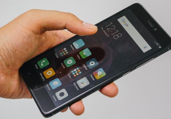 HP Realme C49 yang Viral di TikTok, Dibekali RAM 6GB dan Layar IPS LCD