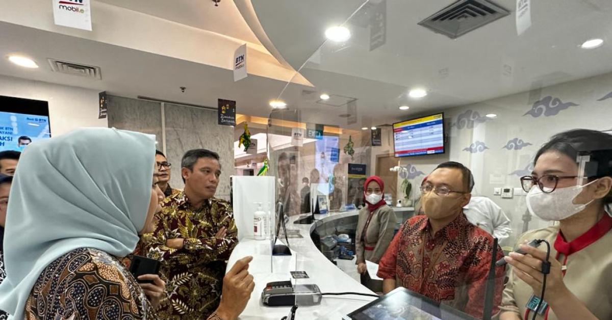 Tinjau Persiapan Outlet BTN e2d7427a419ddba987469eabb1a4fbc5.jpg